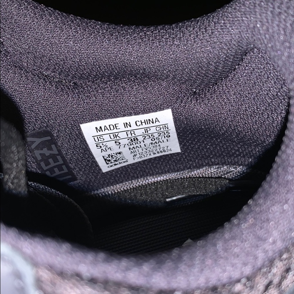 Yeezy 700 black utility - Picture 6 of 6